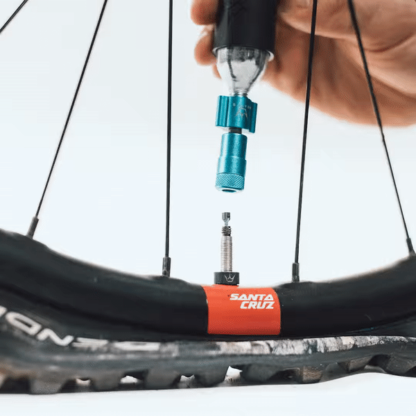 Pompka i nabój Peaty's Holeshot CO2 Tyre Inflator